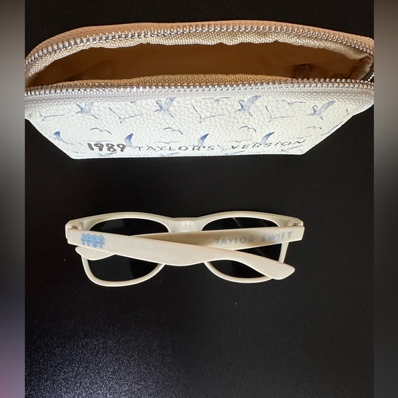 Taylor Swift 1989 Sunglasses - Brand new - Picture 3 of 3